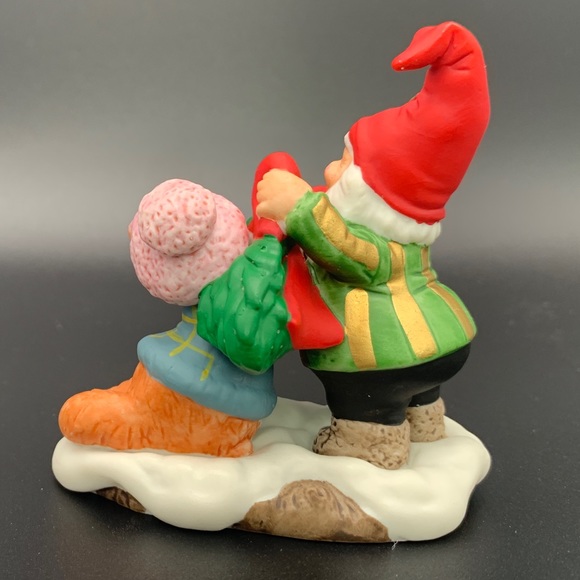 FRITZ and FYOYD Figurine HOLIDAY HAMLET Tying the Christmas Garland 1993 ELF FOX - Picture 3 of 6